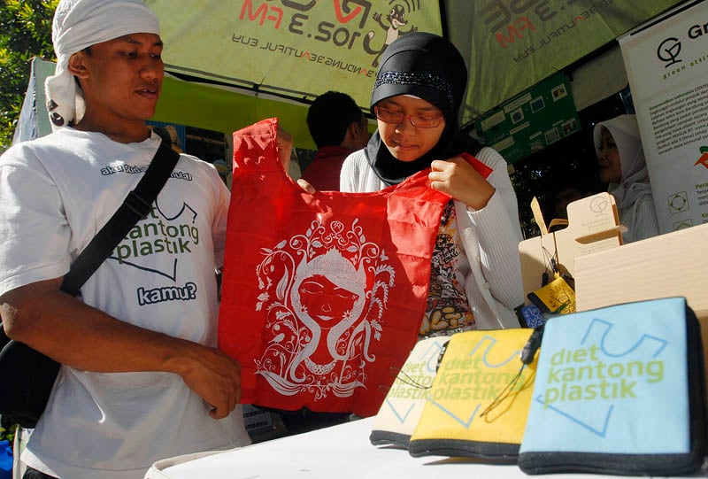  FOTO: Kantong belanja ramah lingkungan 