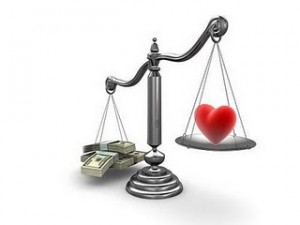  Apa benar perempuan lebih pilih cinta dibanding uang?
