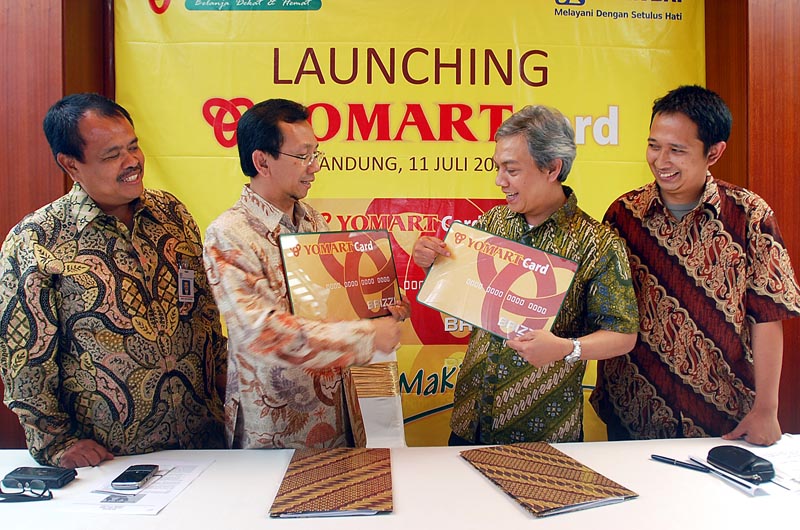  FOTO: Peluncuran Yomart Card Brizzi