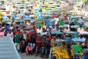  Becak ilegal di Cirebon disingkirkan