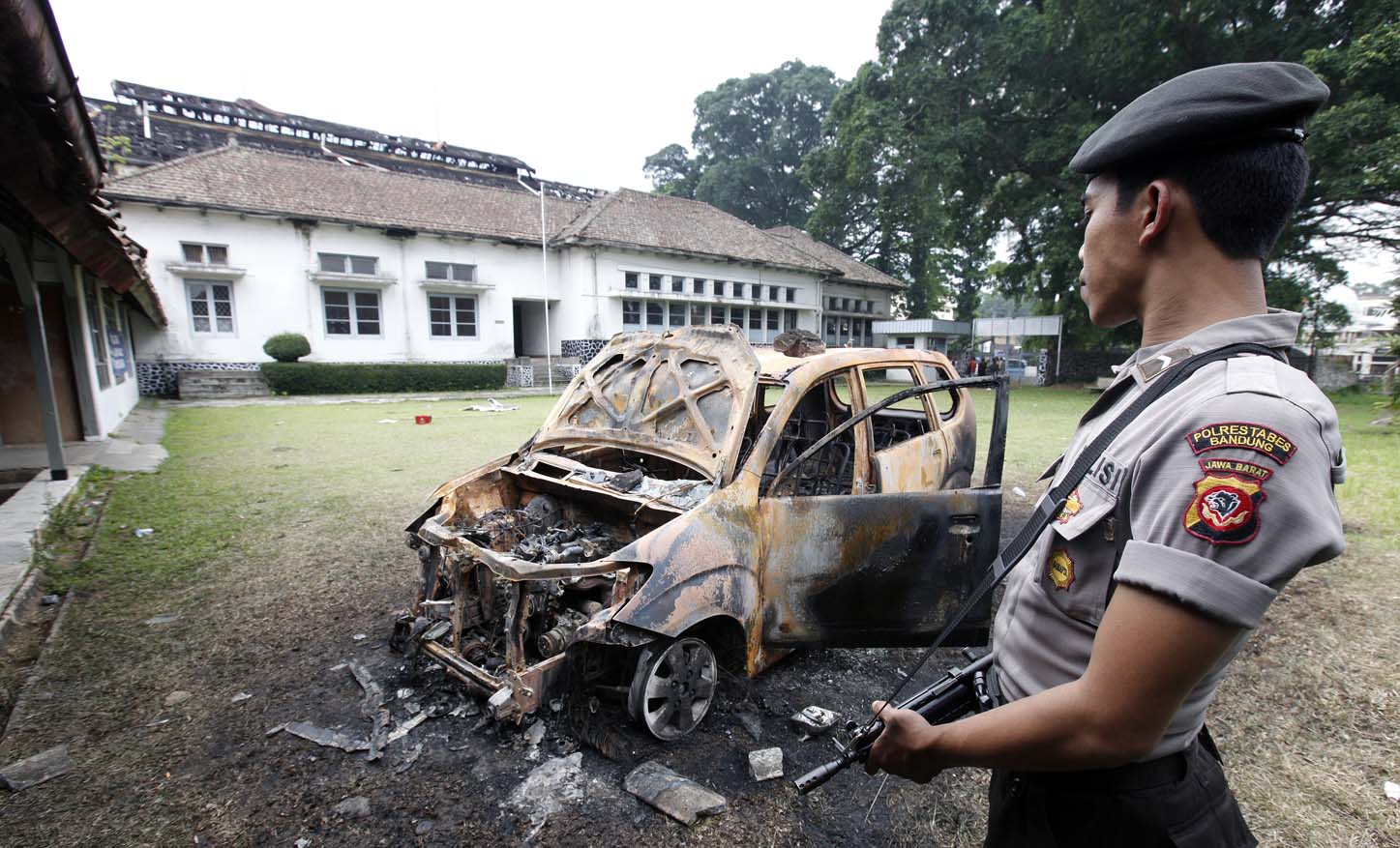  FOTO:SMAK Dago dijaga ketat Pasukan Brimob