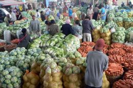  Kabar ekonomi: Harga sayur di KBB cenderung turun