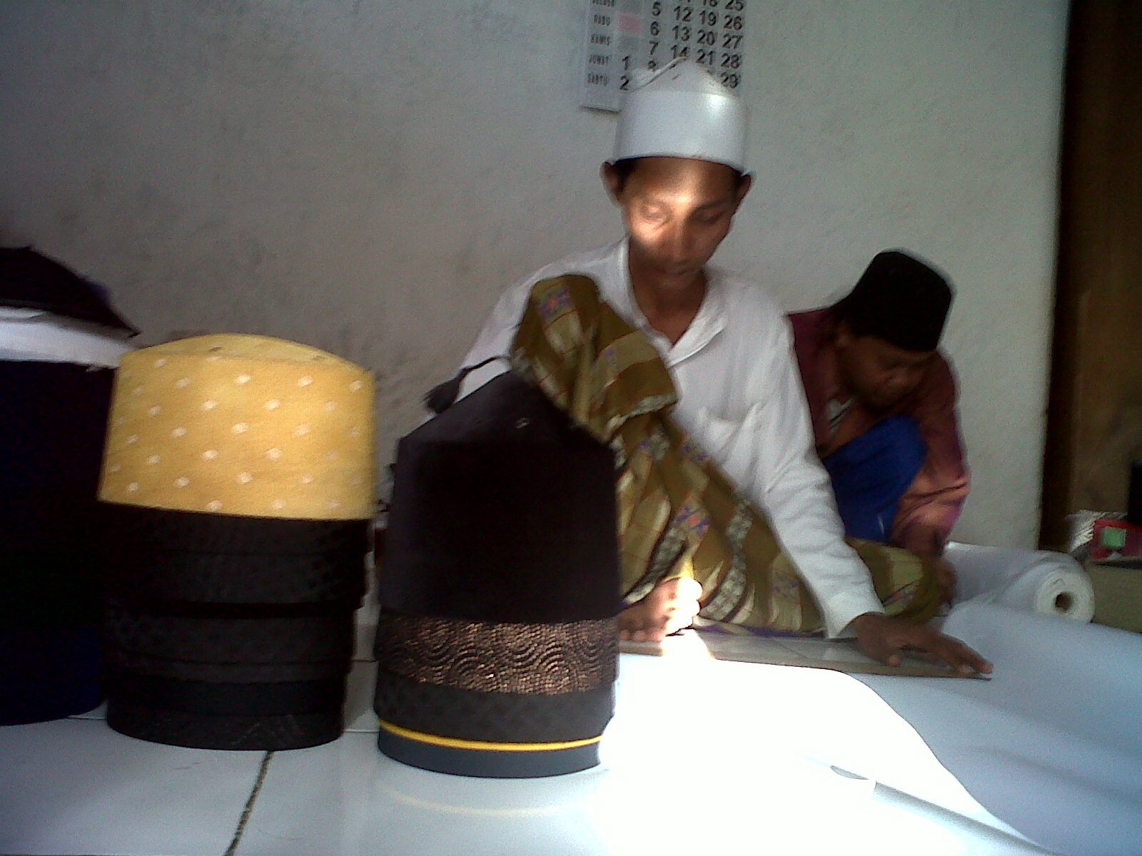  FOTO: Pesanan peci orang suci naik 100%