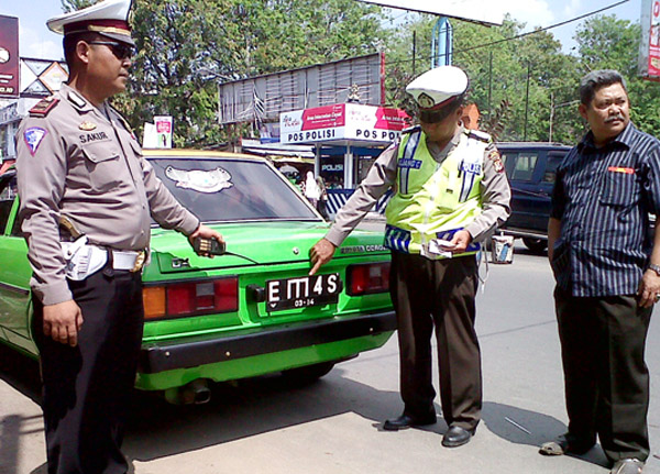  FOTO: Razia penertiban lalu lintas di Cirebon