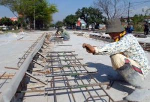  Proyek perbaikan jalan di Cirebon dihentikan H-10 Lebaran