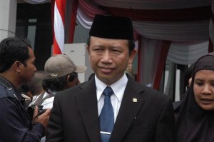  Kabar nasional: Marzukie Alie harus mundur dari Ketua DPR