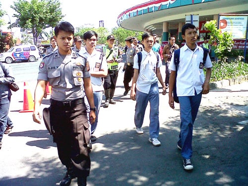  FOTO: Polres Cirebon razia pelajar di mal