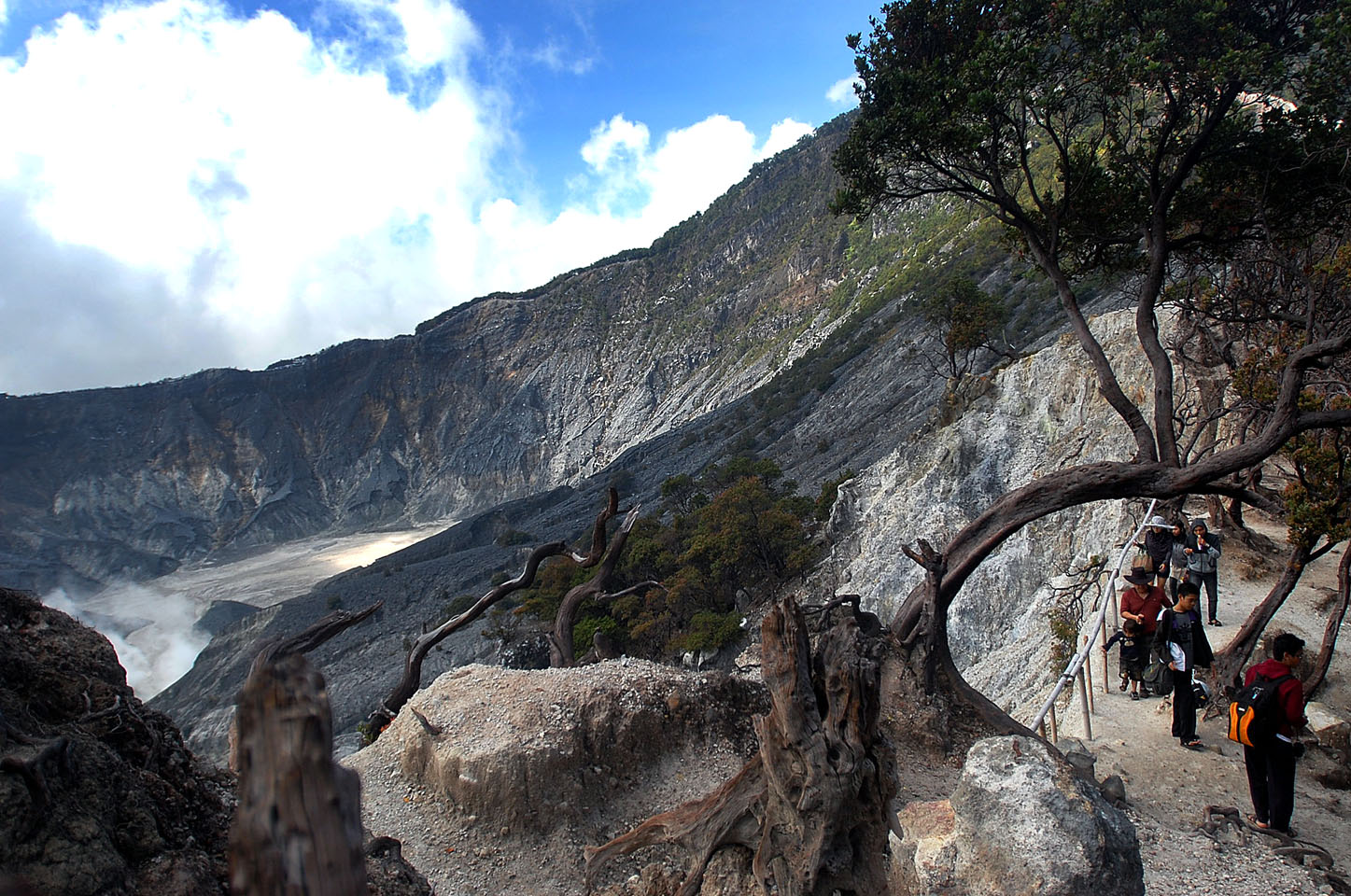  FOTO: Tangkuban Perahu dipadati pengunjung