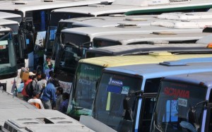  Bus terlambat masuk terminal Cicaheum Bandung