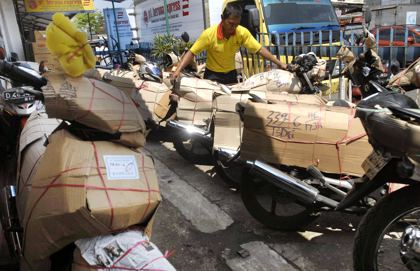  FOTO: Pengiriman sepeda motor pascalebaran meningkat