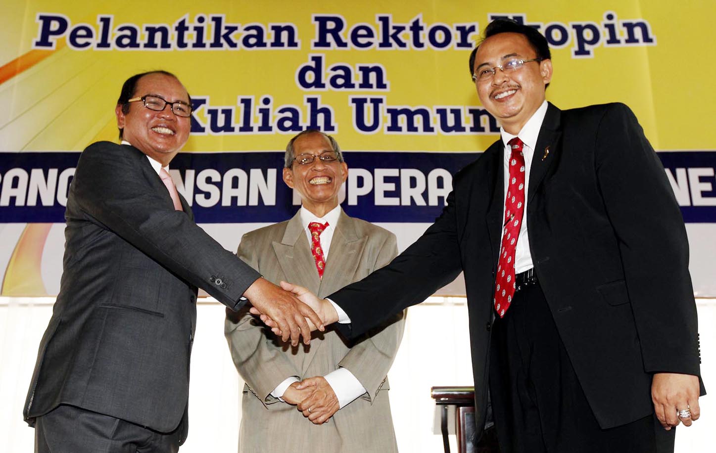  FOTO: Burhanuddin Abdullah jabat Rektor Ikopin 2011-2016