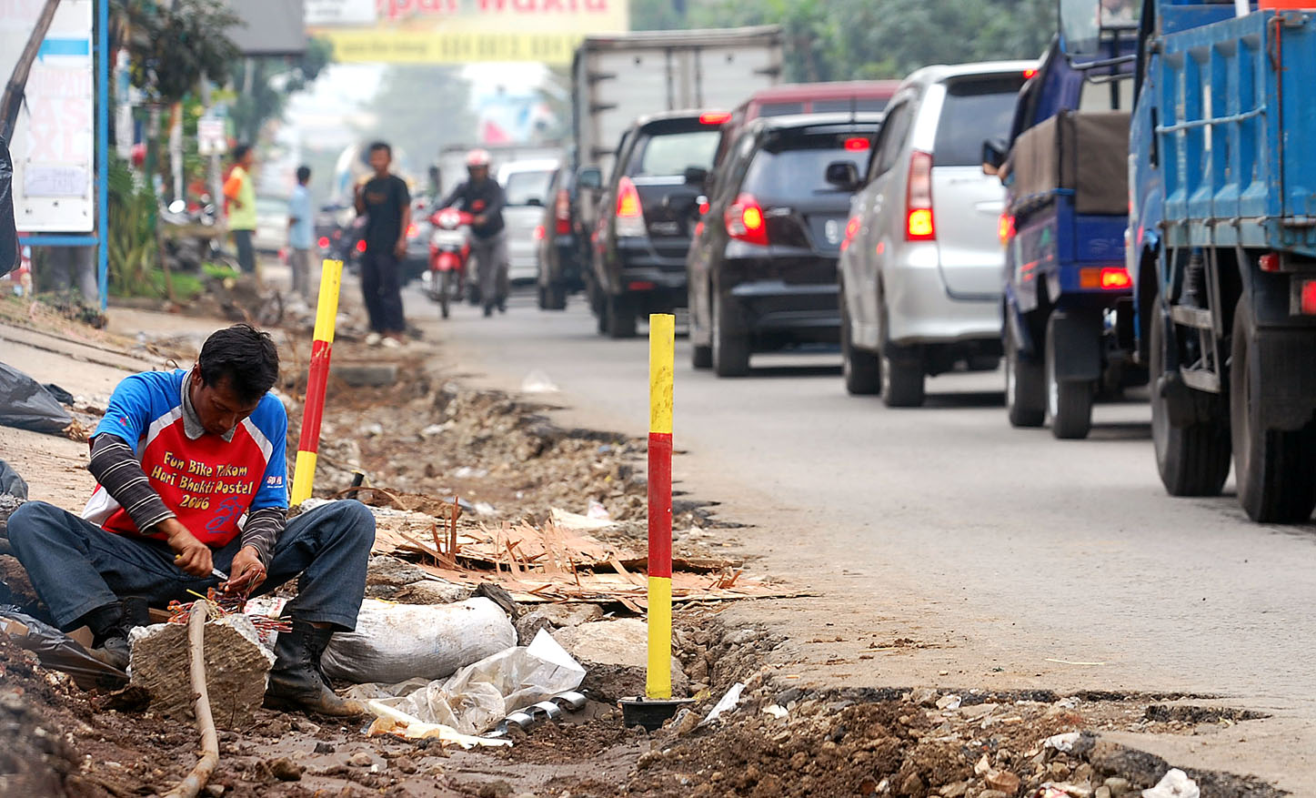  FOTO: Pengerjaan pelebaran jalan Pasteur Bandung picu antrian kendaraan