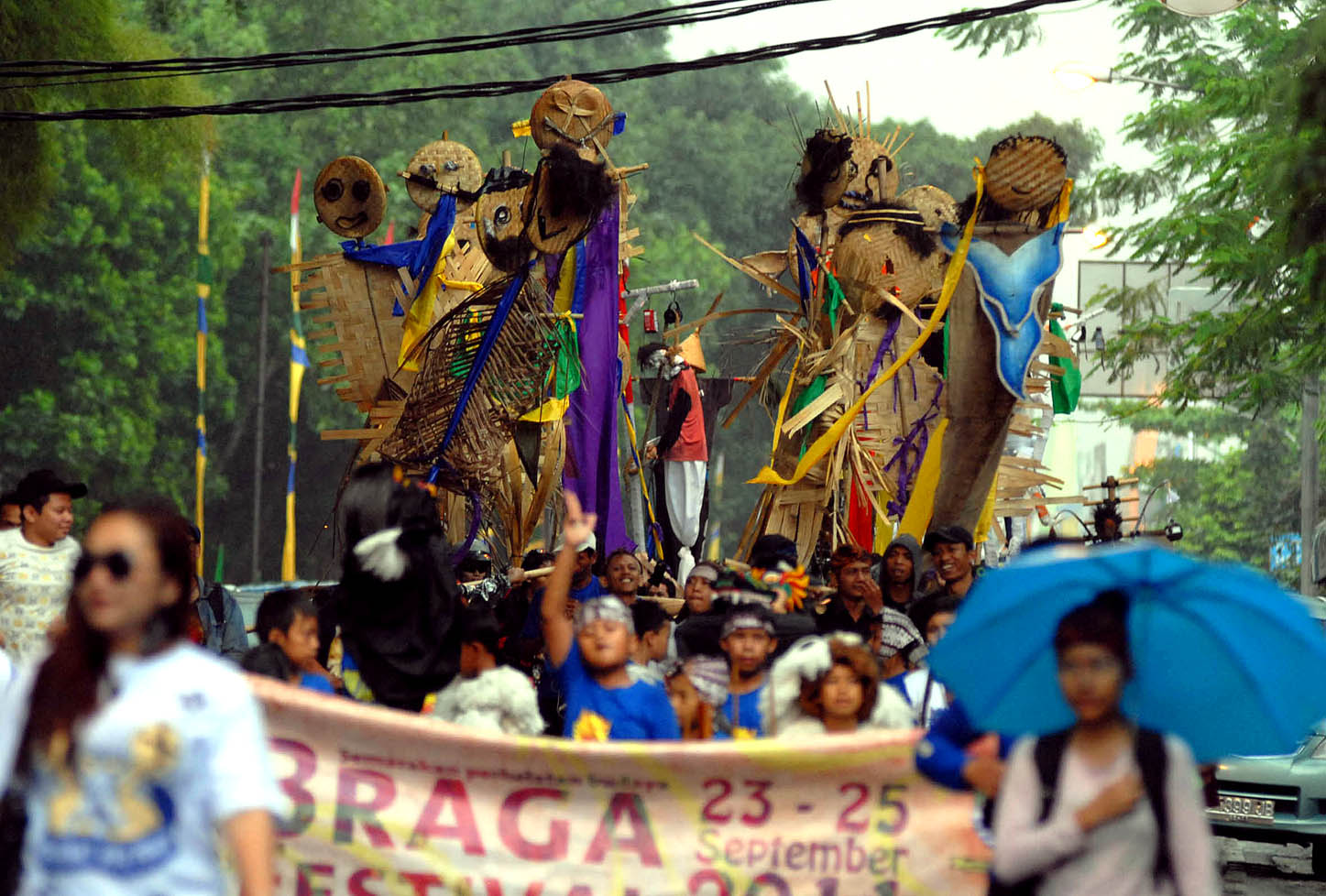  FOTO: Karnaval bebegig mapag Braga Festival 2011