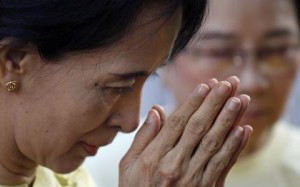  Suu Kyi menangkan hadiah hubungan internasional