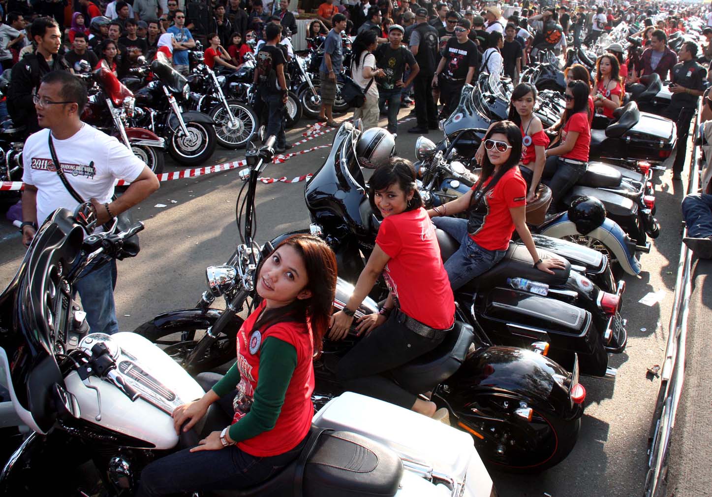  FOTO: Ribuan motor besar padati Gedung Sate Bandung