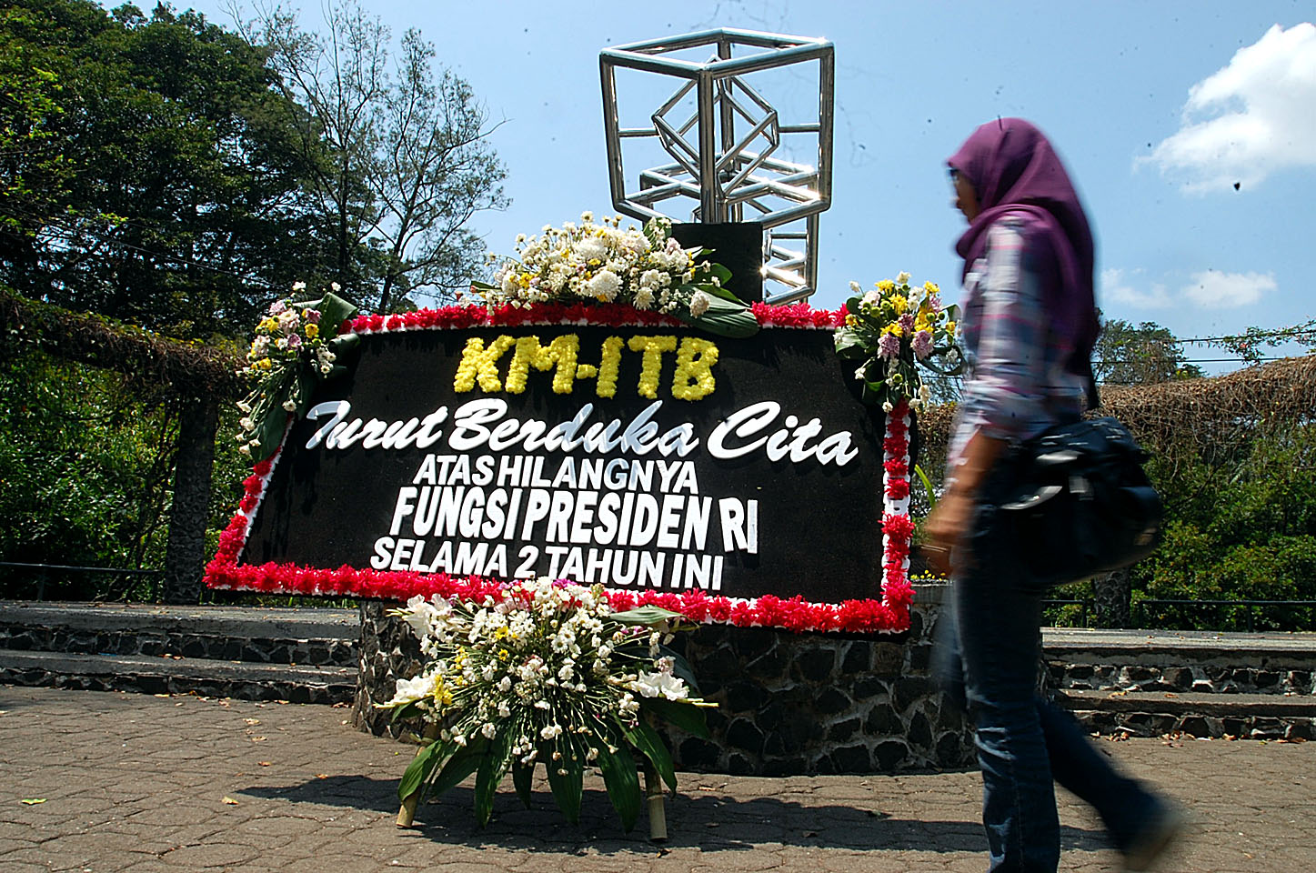  FOTO: Karangan bunga kekecewaan terhadap SBY-Boediono