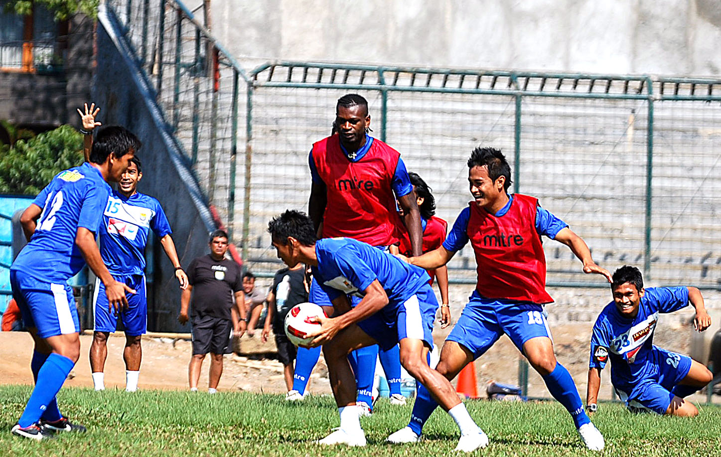  FOTO: Persib ingin maksimalkan kuota pemain asing Asia