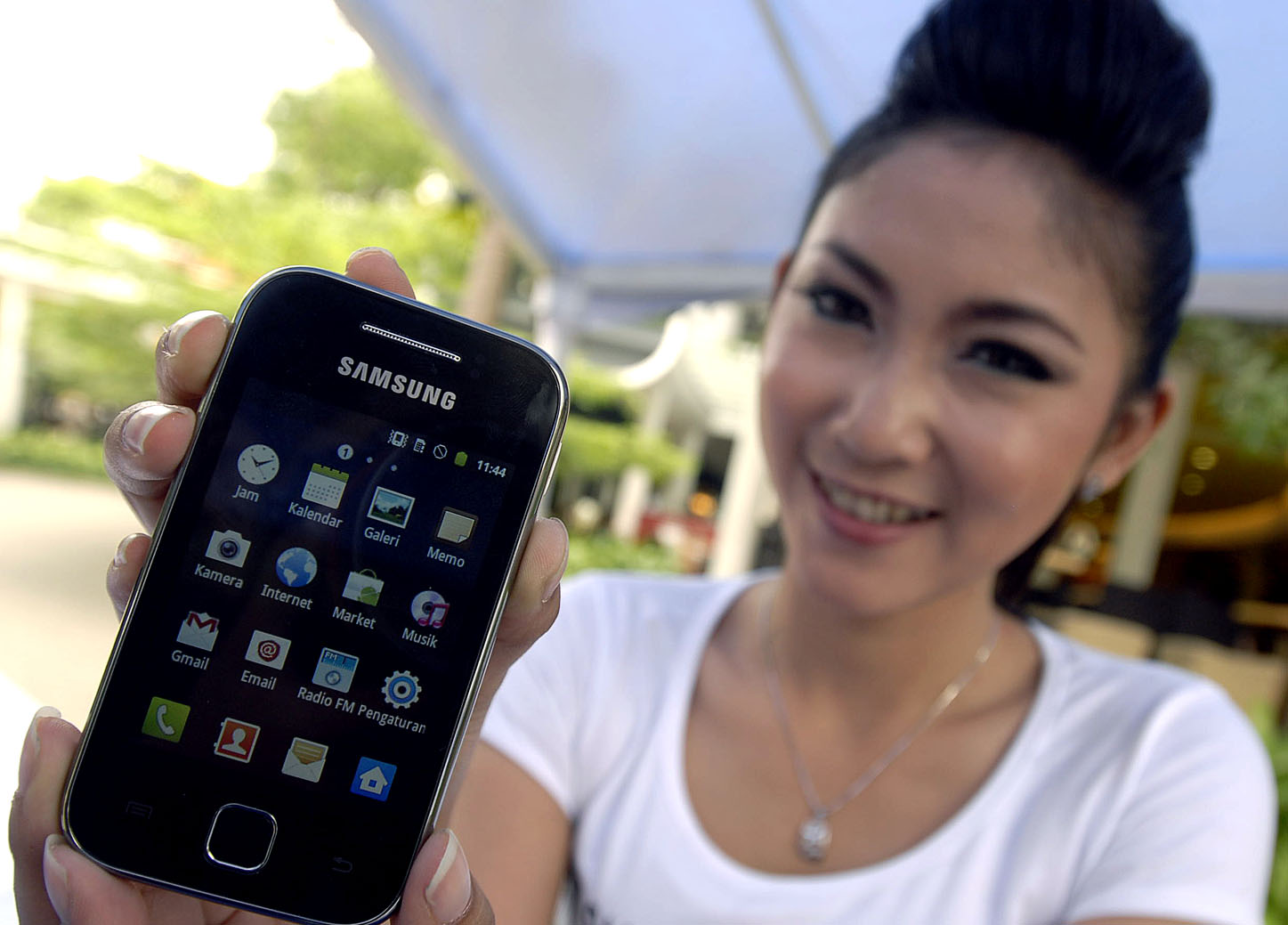  FOTO:   Samsung luncurkan ponsel Galaxy Y di Bandung