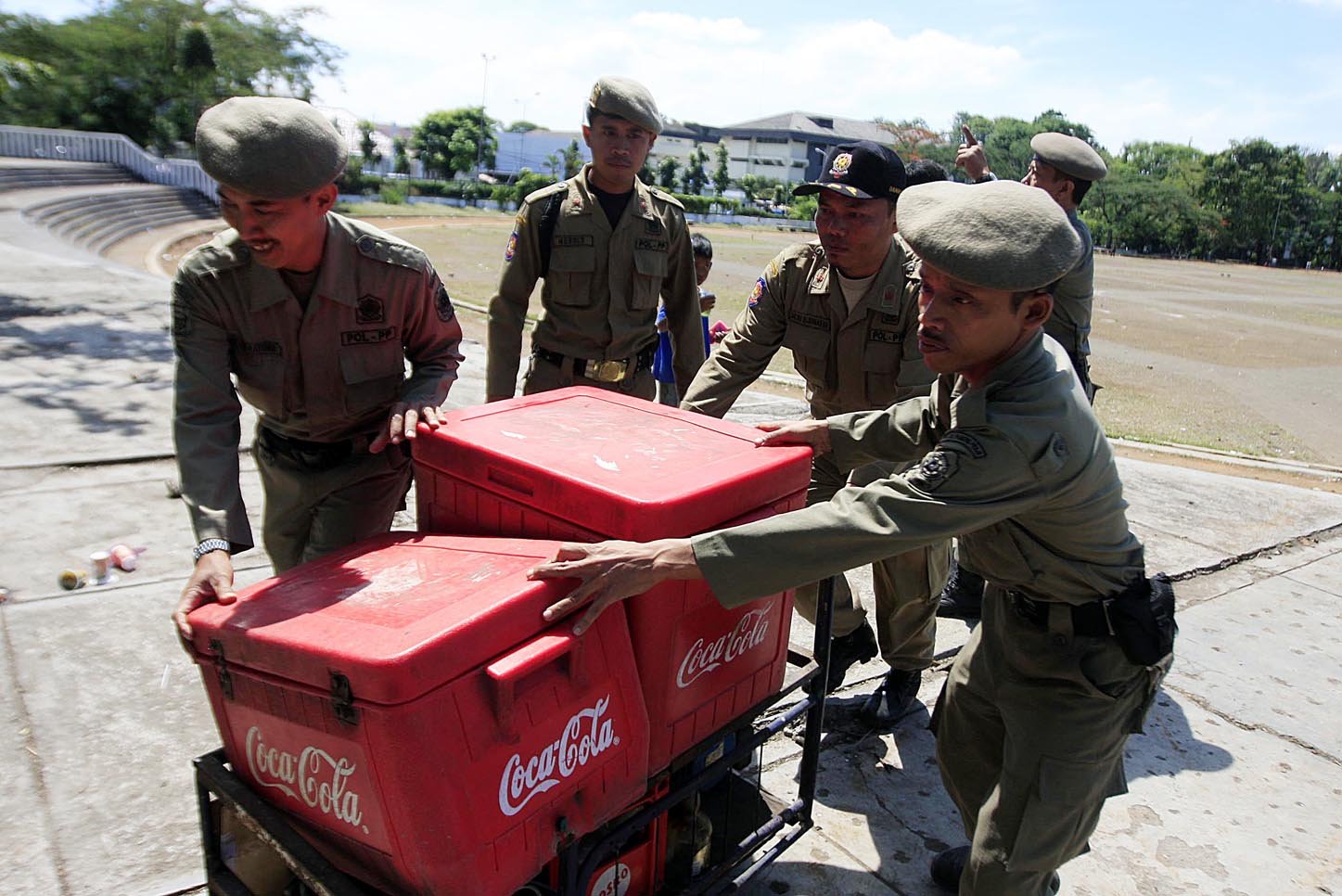  FOTO: Satpol PP Kota Bandung lakukan razia kaki lima