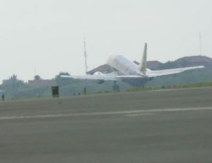  Penerbangan di Bandara Husein Bandung terganggu cuaca