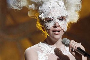  Lady Gaga luncurkan yayasan pemberdayaan pemuda ‘Born This Way’