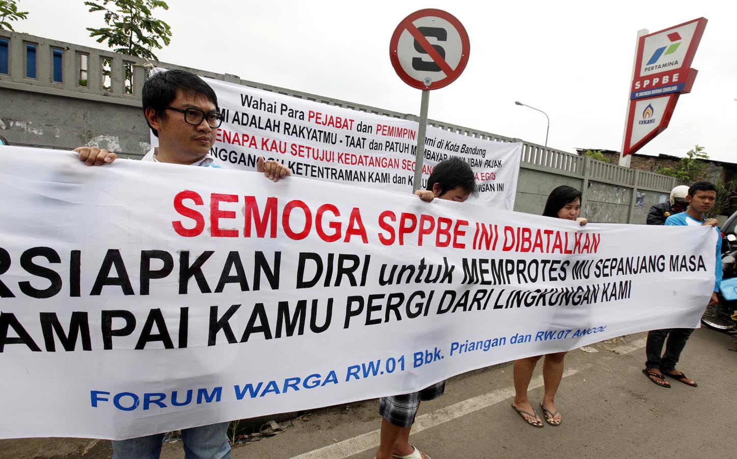  FOTO: Warga tolak Stasiun Pengisian Elpiji