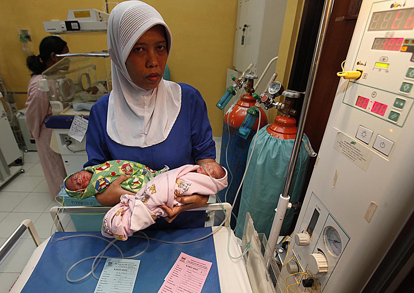  FOTO: Bayi kembar lahir di tanggal spesial