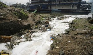  7 Perusahaan cemari sungai Cipeusing Bandung Barat