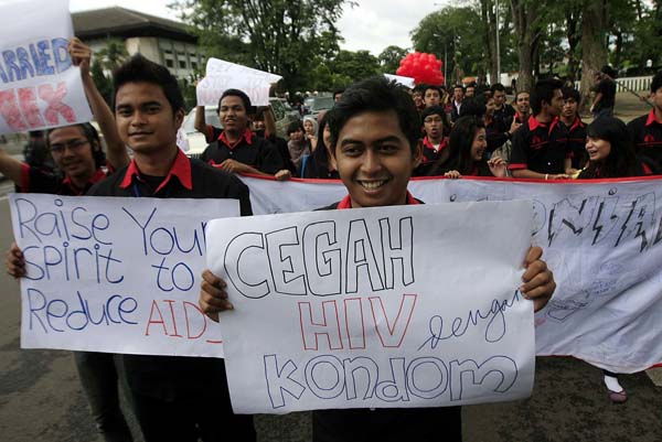  FOTO: Peringati hari AIDS dengan long march