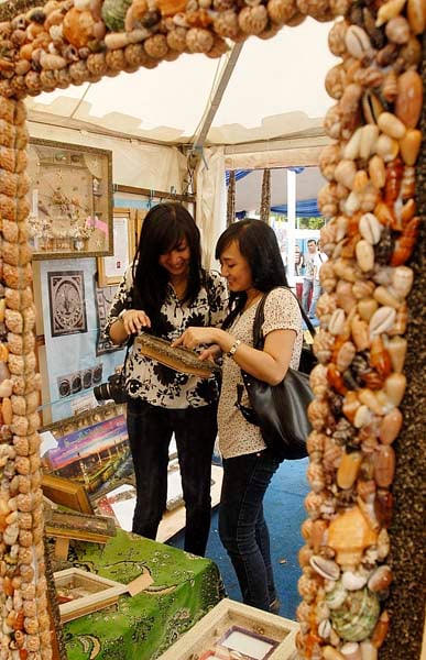  FOTO: Kerajianan pemanfaatan limbah rumah kerang