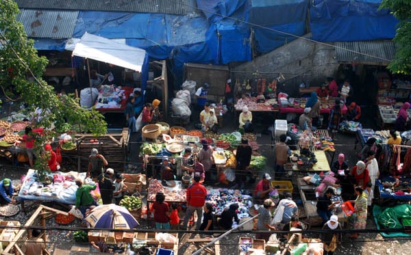  FOTO: Pasar tradisional terancam ritel modern