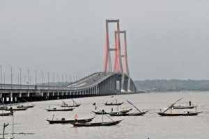  Tender pengelolaan jembatan Suramadu dan kabel gantung dipisah