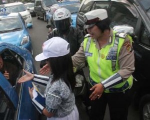  Polwan kampanye anti kekerasan perempuan dan anak