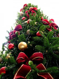  Pohon Natal 12 meter hiasi Katedral Bandung