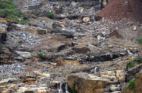  FOTO: Upah buruh tambang batu