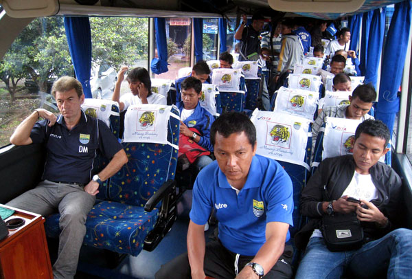  FOTO: Bonus menunggu kepulangan Persib dari Kalimantan