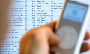  MUSIK DIGITAL: Penjualan lagu via Internet tumbuh 8%