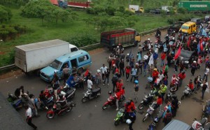  Pengusaha travel Bandung merugi akibat pemblokiran Tol Cikarang