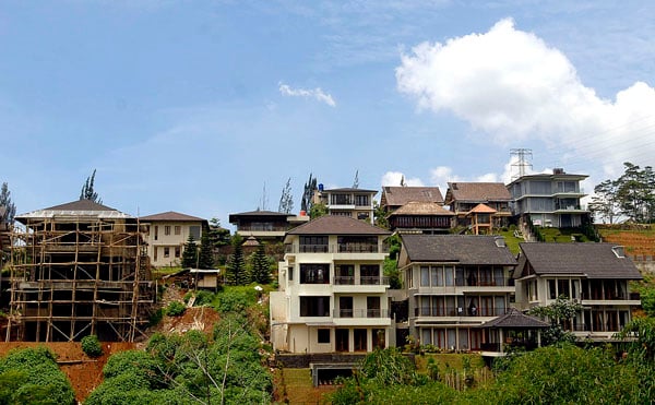  FOTO: Rumah mewah terus berdiri di Bandung Utara