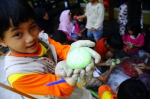  Makan ikan lahirkan anak cerdas dan pandai bergaul