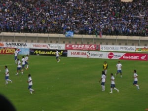  Pertandingan keras, Persib jinakkan Pelita 3-1