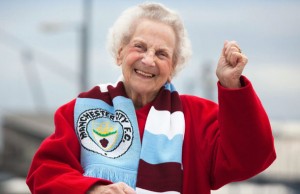  Celia Hodkin jadi maskot Manchester City setelah menunggu 80 tahun