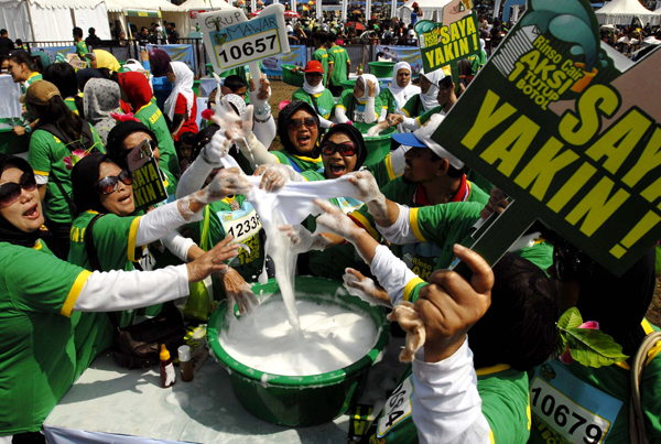  FOTO: Aksi cuci massal Rinso cair di Bandung
