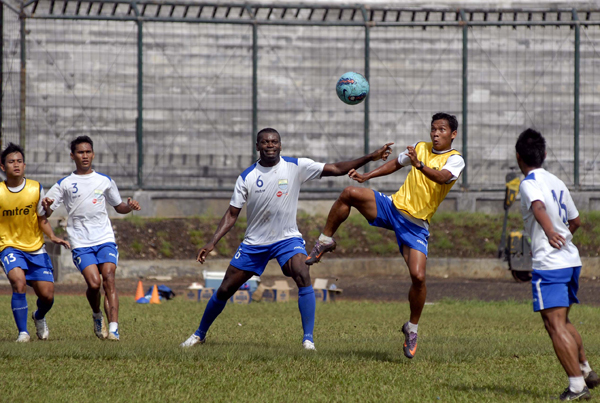  FOTO: Pemain bidikan asal Asia gagal bergabung dengan Persib