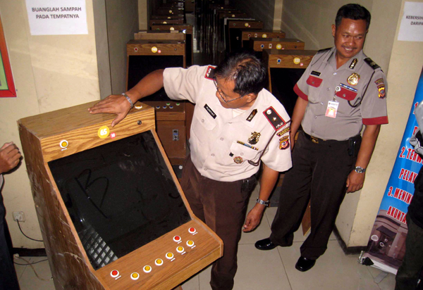  FOTO: Gelar perkara kasus mesin ketangkasan di Polrestabes Bandung