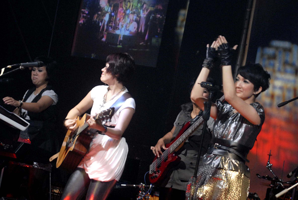  FOTO: Konser mini ulang tahun ke-12 She Band