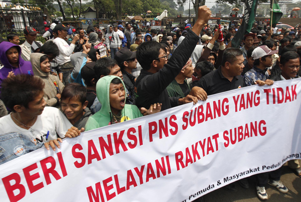  FOTO: Massa desak eksekusi Eep Hidayat di Gedung Sate