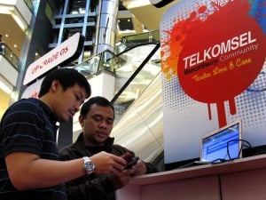  Telkomsel genjot penjualan di Bandung Cellular Expo