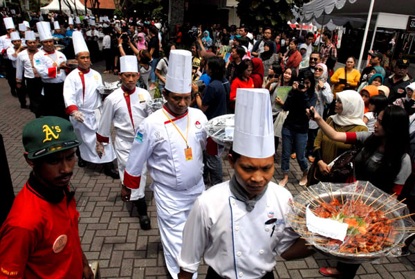  FOTO: Rekor MURI, buffet 99 jenis masakan dari 33 provinsi di Kota Baru Parahyangan
