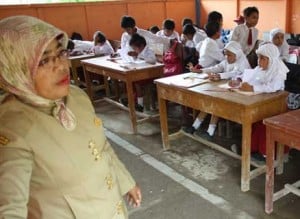  PENDIDIKAN GRATIS: Calon dokter Unpad yang cantik itu bantu anak putus sekolah